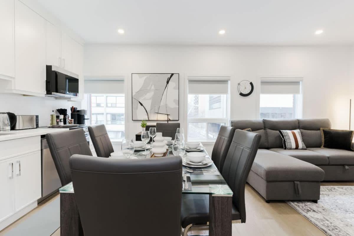 Modern 3 Min To Transit Downtown Hotel